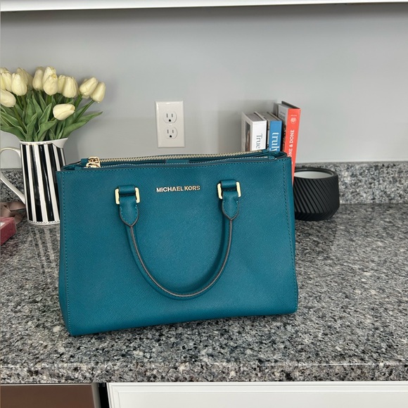 Michael Kors leather bag - Picture 9 of 10